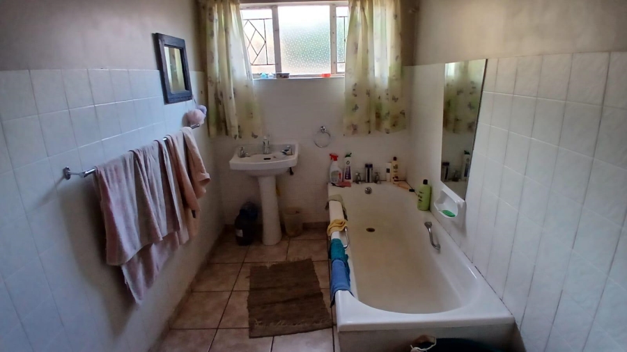 4 Bedroom Property for Sale in Fleurdal Free State